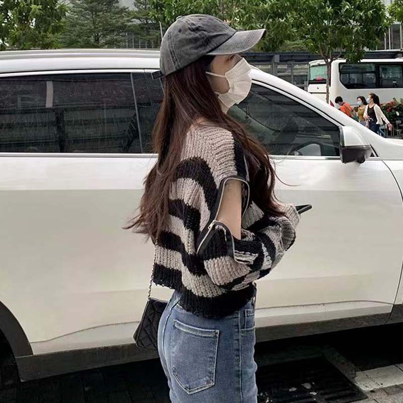 Gothic Ladies Sweater Crew Neck Long Sleeve Striped Cropped Knit Sweater Y2K Sexy Top Off-the-shoulder Zipper Design New Fashion