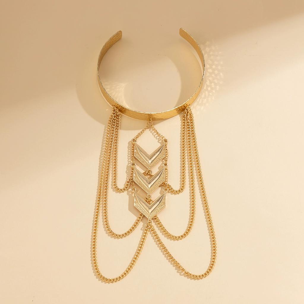 Quaste V-förmiges Metall Schlangenmuster Armreif Damen, modischer neuer Nischendesign Schmuck