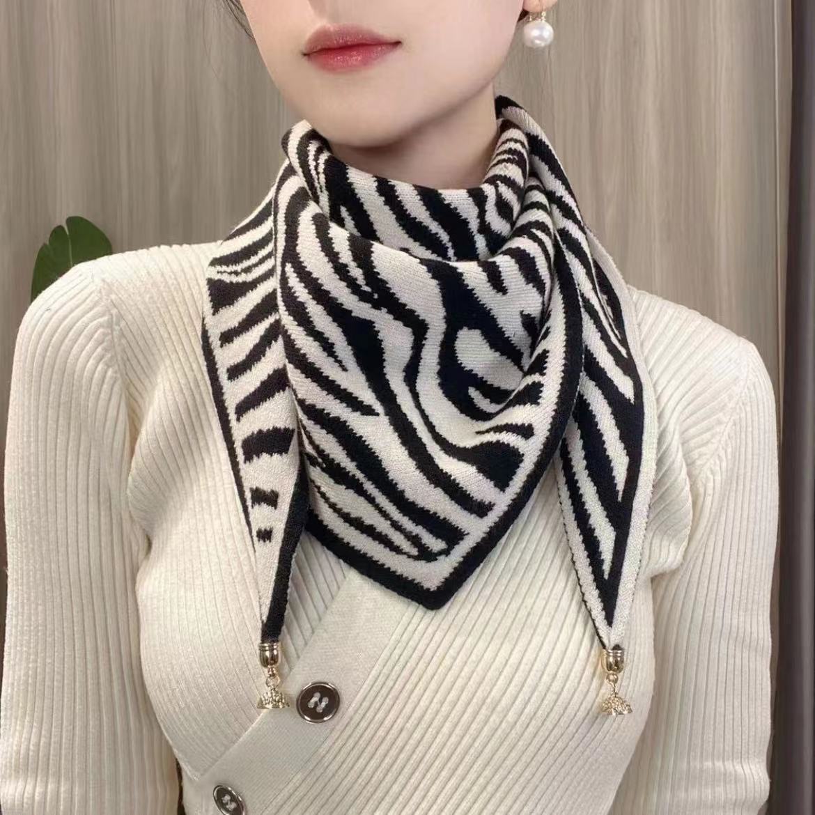 

Новые осенние и зимние теплые квадратные шарфы с магнитной застежкой, треугольные шарфы и хлопковые шарфы, стильные женские ожерелья 35*25CM