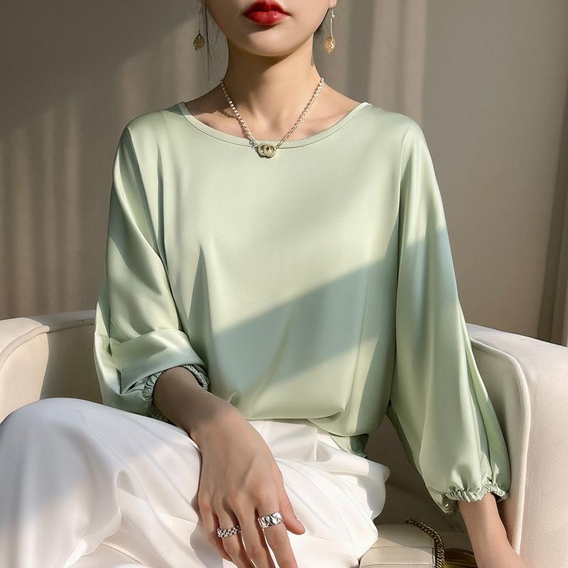 Sommer Damen Seiden T-Shirt Rundhals Pullover Kurzes Satin T-Shirt Lockere dünne Temperamentbluse
