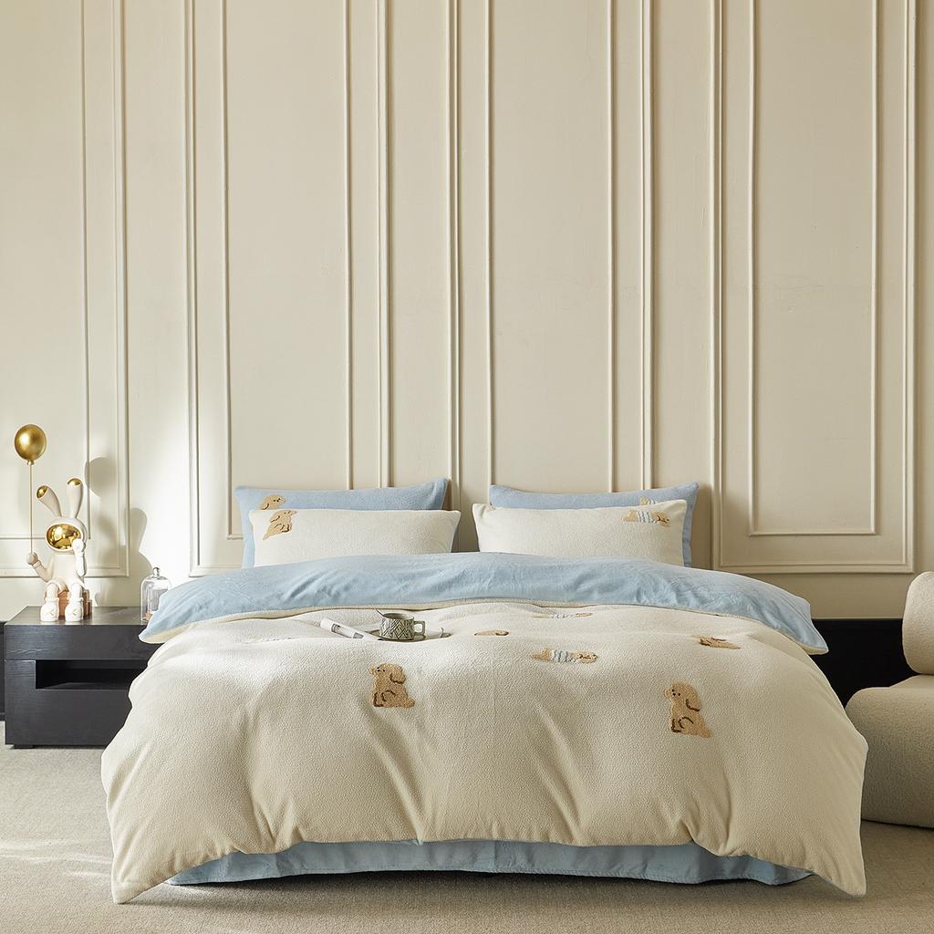 High-End Thickened Milk Fleece Four-Piece Set Double-Sided Fleece Warm Baby Fleece Bed Sheet Quilt Cover Towel Embroidery Three