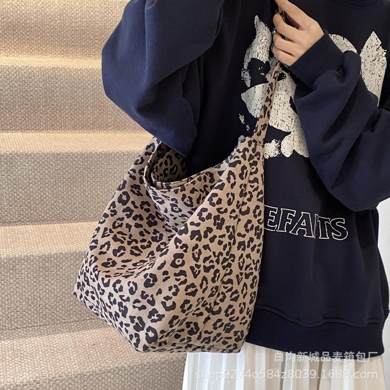 Korean version of retro leopard print shoulder bag women's 2025 trendy new fashion popular tote bag large-capacity canvas bag tide