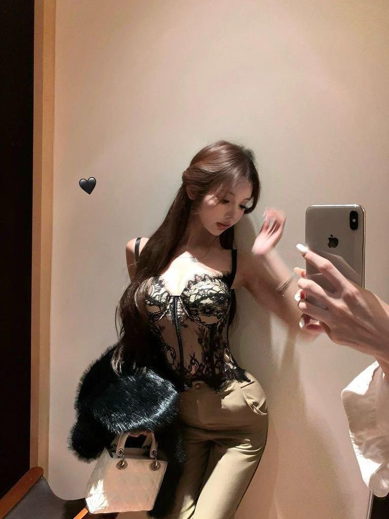 Sexy European & American Lace Eyelash Slimming Vest