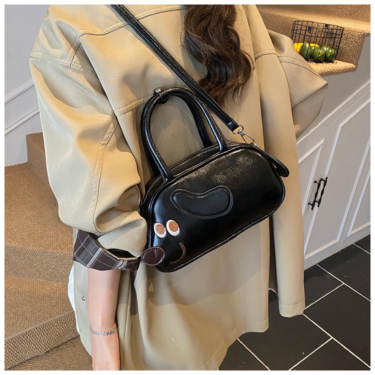 Women's Autumn Cartoon Dachshund Handbag: Versatile Single Shoulder & Crossbody Bag for Street Shopping