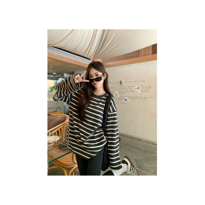 

Женская ретро футболка с длинным рукавом в черно-белую полоску, с круглым вырезом, свободного кроя, средней длины, базовый слой Extra Large (XL)