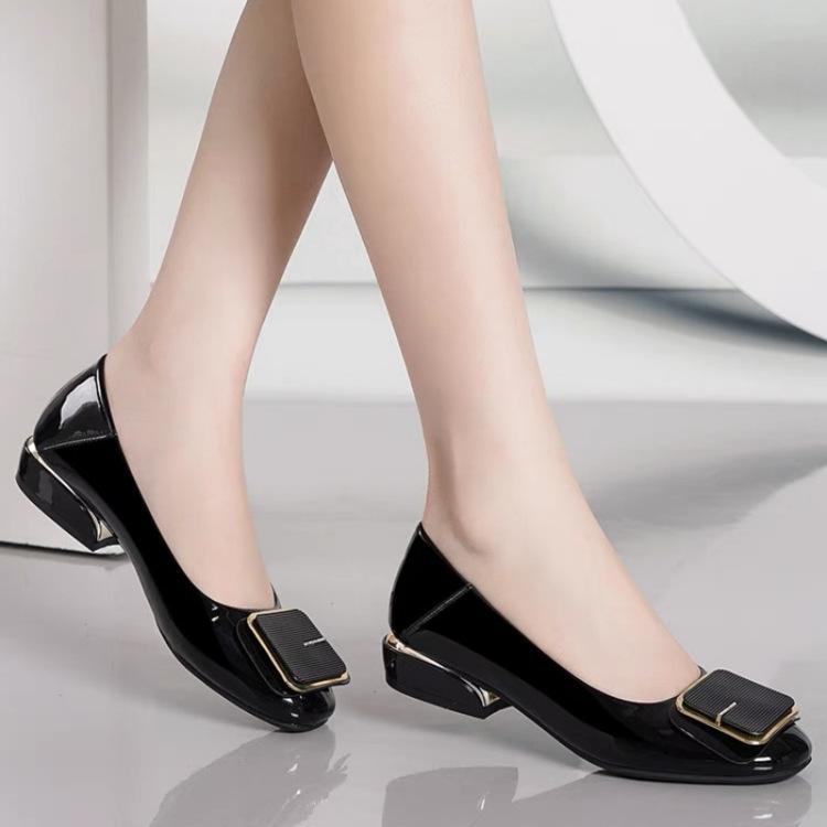 Patent Leather Low-heeled Single Shoes Women's 2024 New Breathable Shallow-mouth Small Leather Shoes Doudou Shoes Medium Heel Four-season Work Shoes