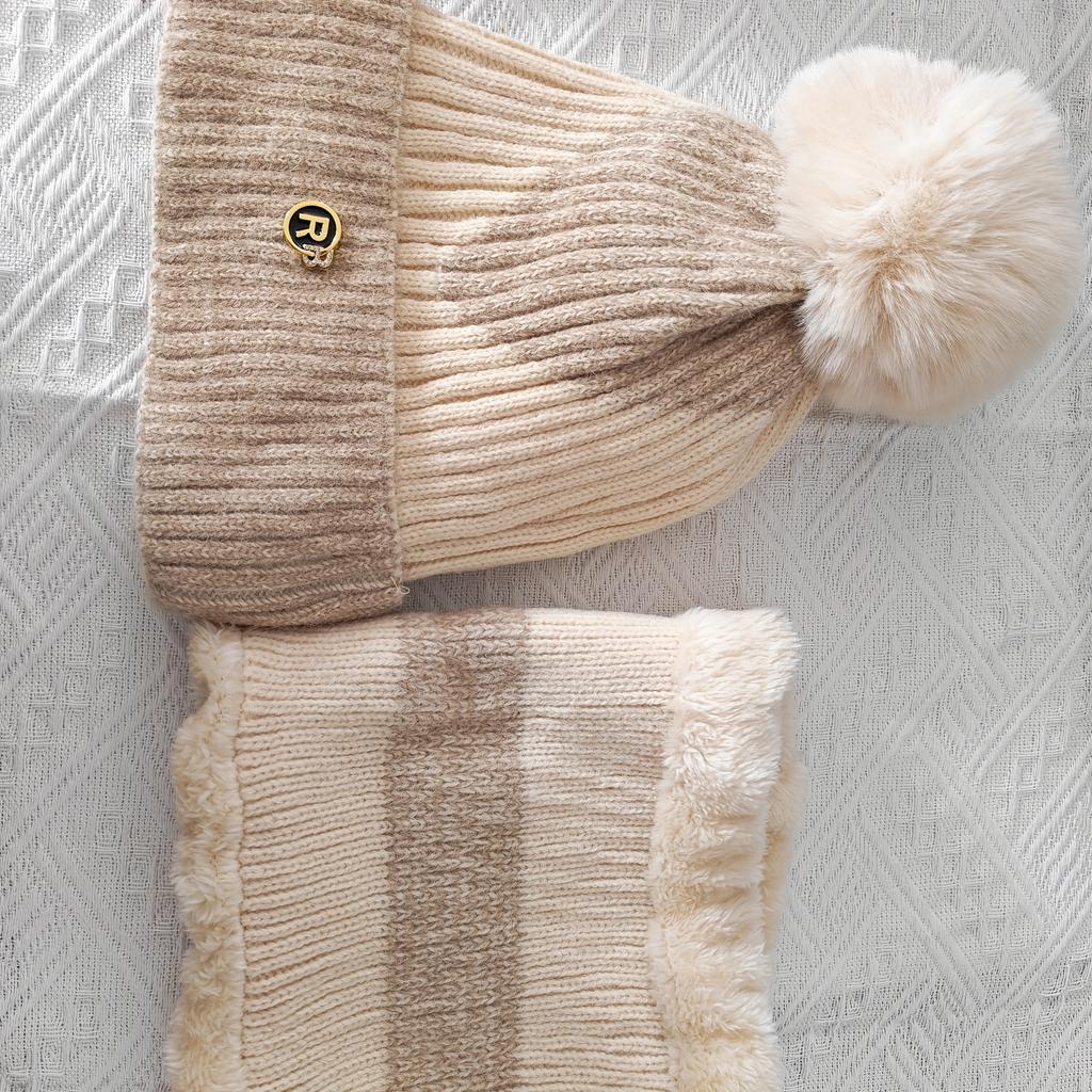 Hat and Scarf Set for Women, Autumn-Winter Warm Fleece Hat, Fashionable Winter Cycling Windproof Cold-Proof Cap