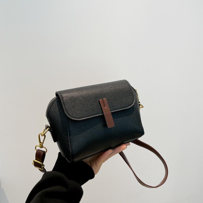 

2024 Зимняя трендовая женская сумка кроссбоди в корейском стиле - Ретро квадратный дизайн, Большая вместимость