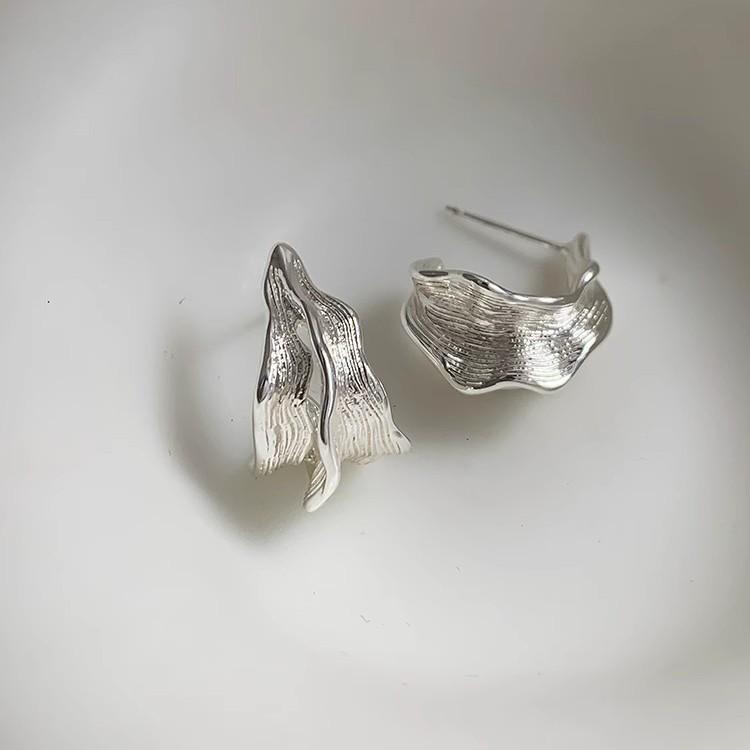 Irregular Pleated C-Shaped Earrings: Simple, Versatile Geometric Studs for Women - Trendy Internet Celeb Style
