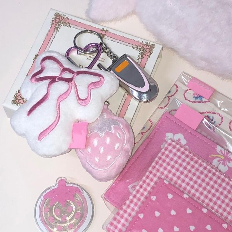 Sweet Plush Strawberry Bowknot Keychain Pendant Fashion Lovely Hangings Ornament Keyring Backpack Decoration Charm