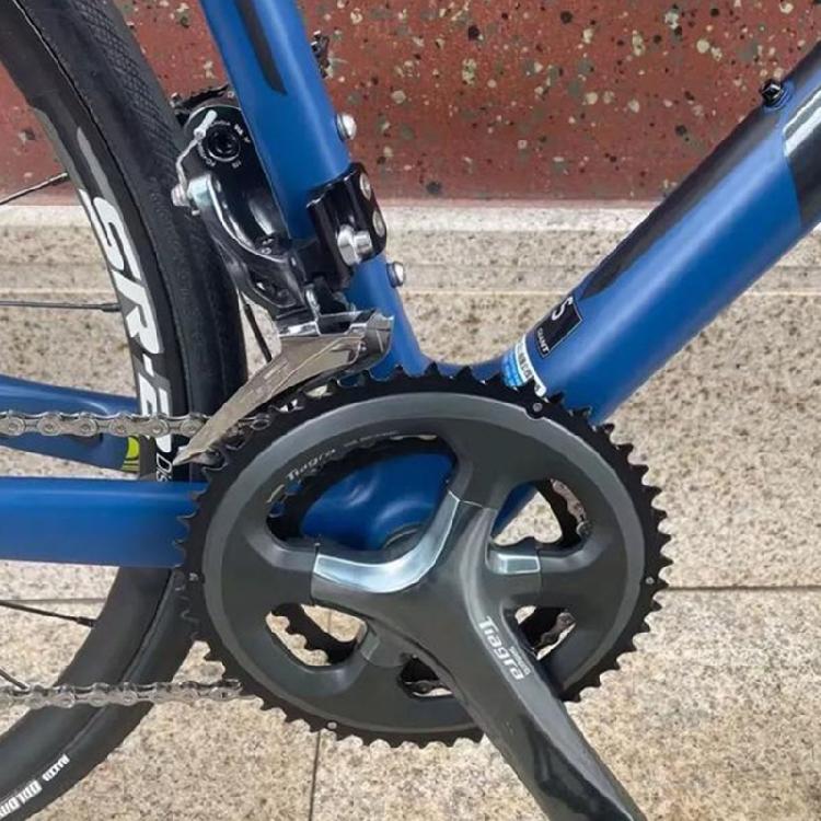 Metal Road Bike Front Mount Part, Fixing Plate with Countersunk Openings for Repair, Maintenance Tasks, Service Use, and Daily Work