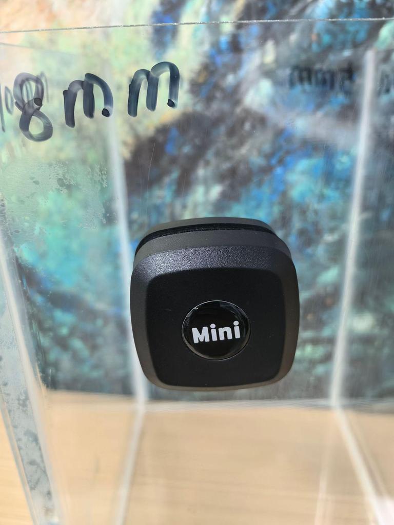 Compact Magnetic Algae Remover: Strong Suction Fish Tank Cleaning Brush