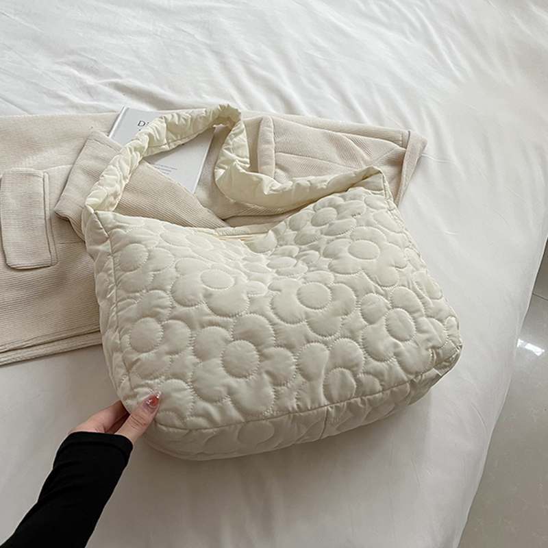 

New casual commuting large-capacity tote bag women s autumn retro simple shoulder bag fashion messenger bag