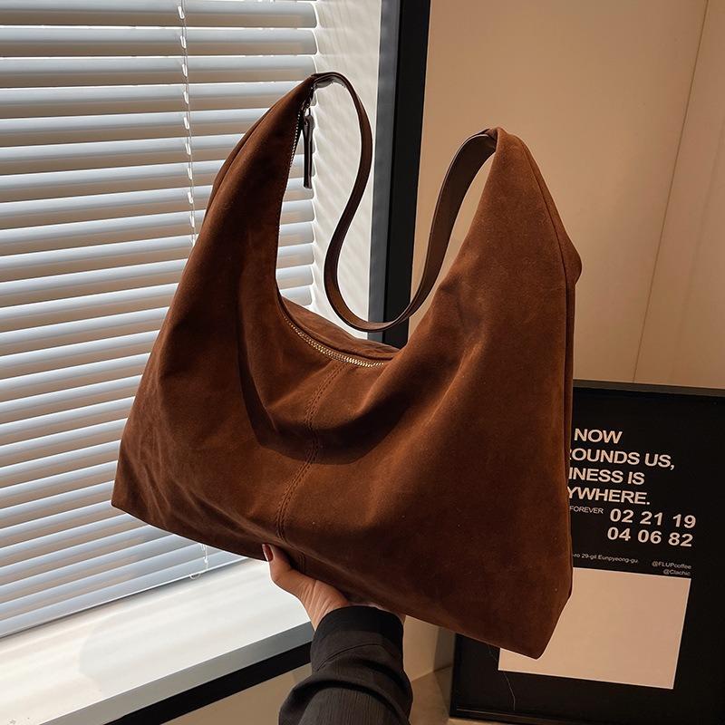 New tote bag women's autumn versatile commuting retro fur shoulder bag large-capacity textured women's bag