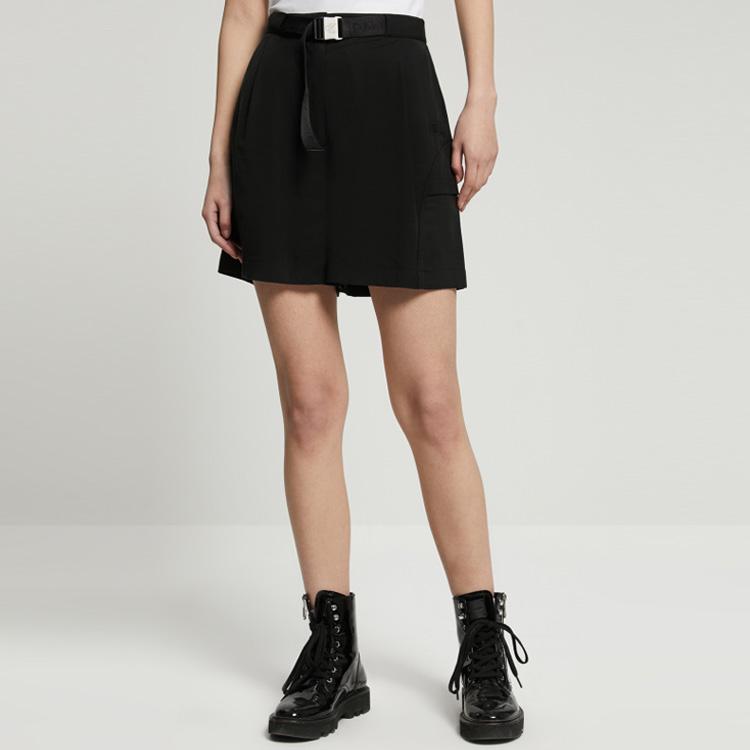 Calvin Klein Solid High-Waisted Loose Straight Casual Shorts Women shorts Black J221091-BEH