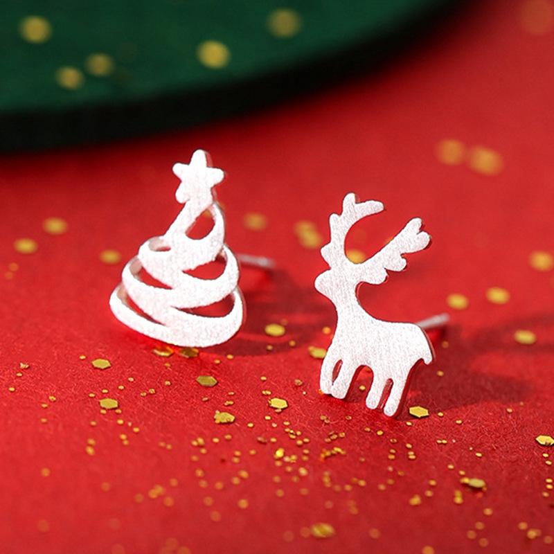 Asymmetrische Weihnachtsbaum Rentier Ohrstecker - Japanischer & Koreanischer Mori-Stil