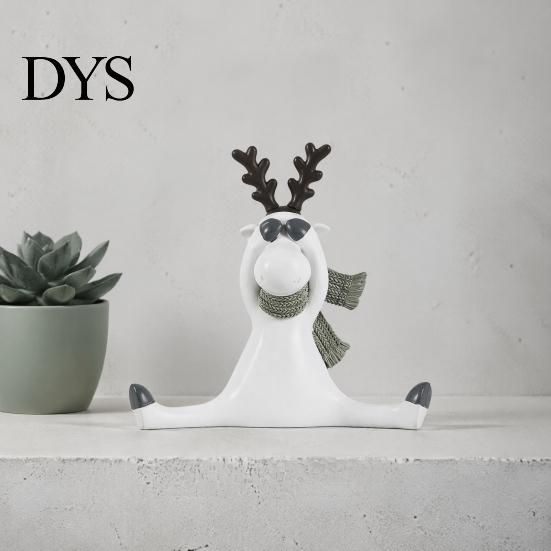 Moderne Wohnzimmer-Tischdekorationen Nordisch Minimalistisch Harz Rentierfigur mit Strickschal, Niedliche Heilende Hirschstatue, Mattweißer Boho-Tisch
