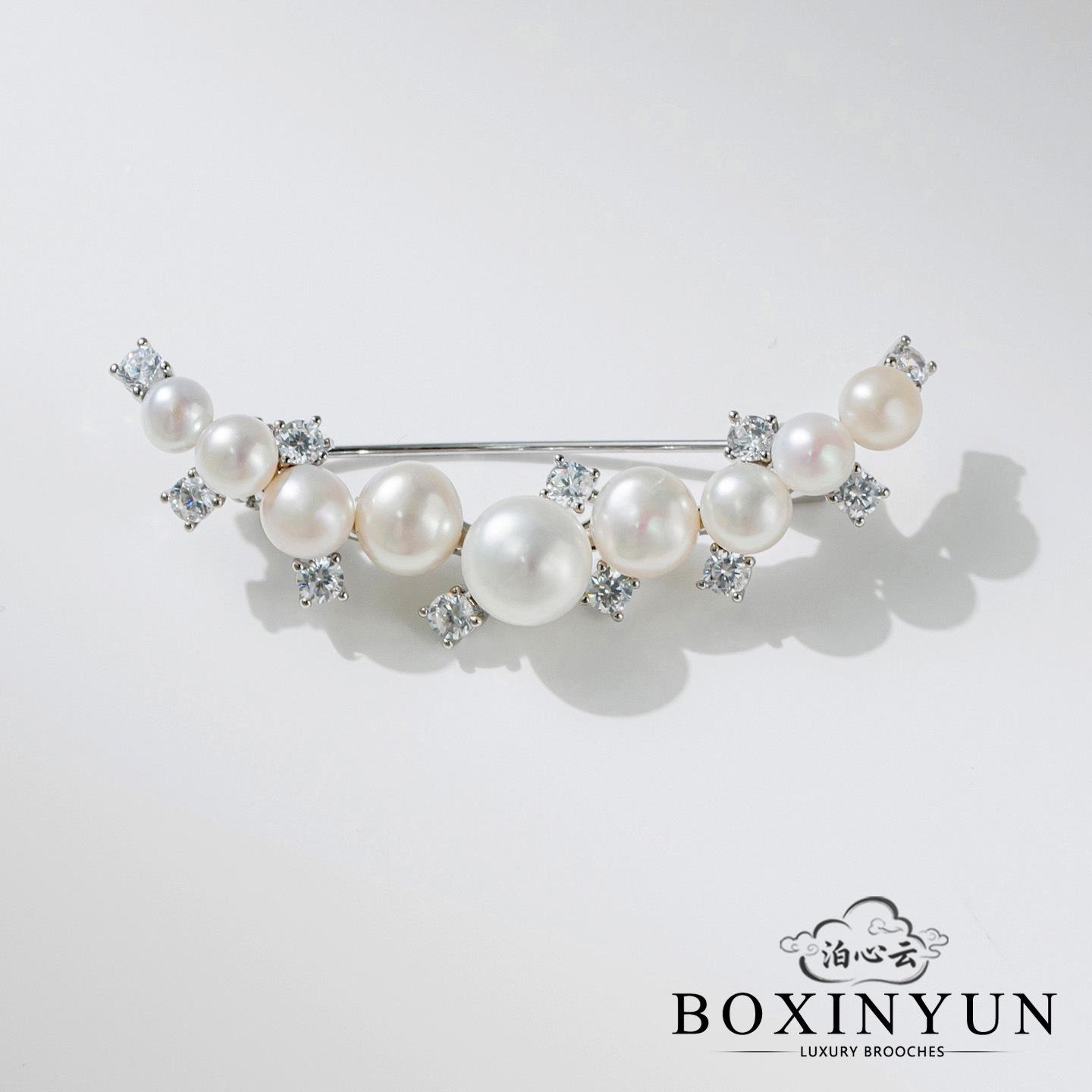 Bo Xin Yun High-End Freshwater Pearl Moon Brooch: Retro Niche Lapel Pin for Women