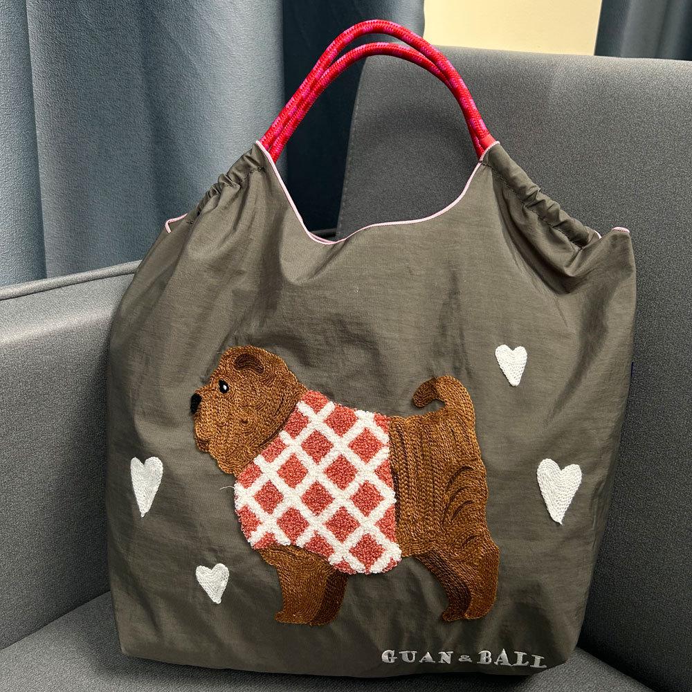 Borsa a Spalla Grande in Nylon Ecologico Ricamata con Cane Shar Pei