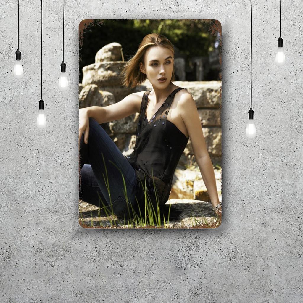 keira knightley Decor Vintage Metal Signs Tin Signs Captain Poster Decor for Bar Pub Club Man Cave Wall Decoration