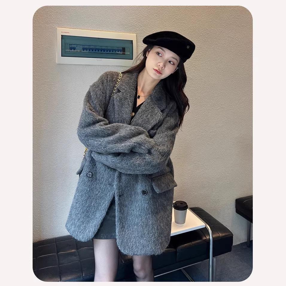 New 2026 Women's Grey Woolen Coat - Trendy, Thickened Short Jacket for Autumn/Winter
