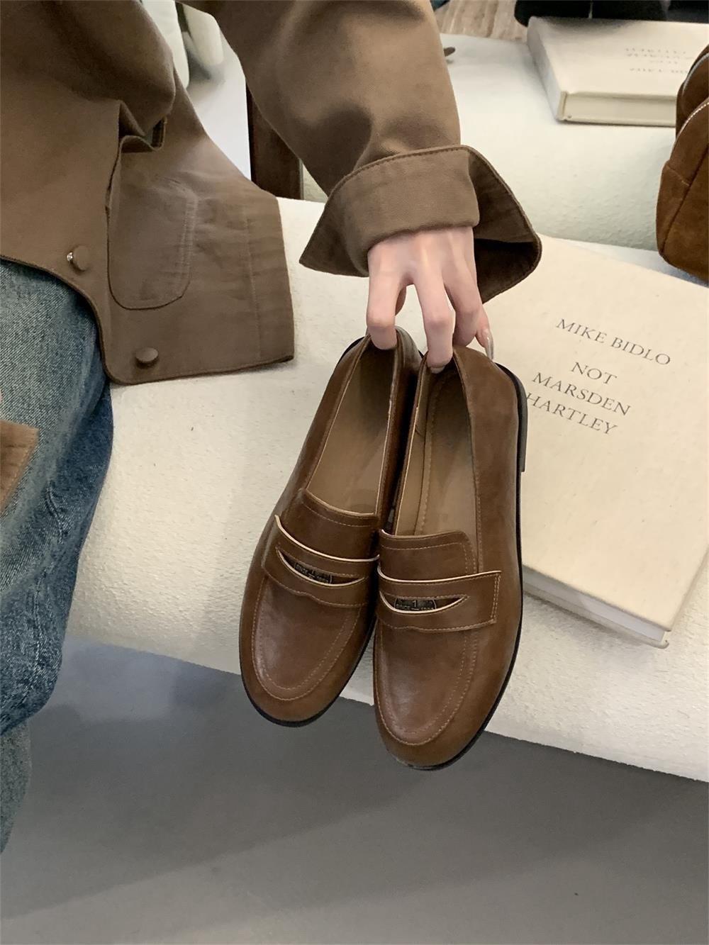 

Fashion 2025 Autumn Round Toe Female Footwear Casual Sneaker Moccasin Shoes Slip-on Loafers With Fur Black Flats Oxfords Women s shoes 39 коричневый