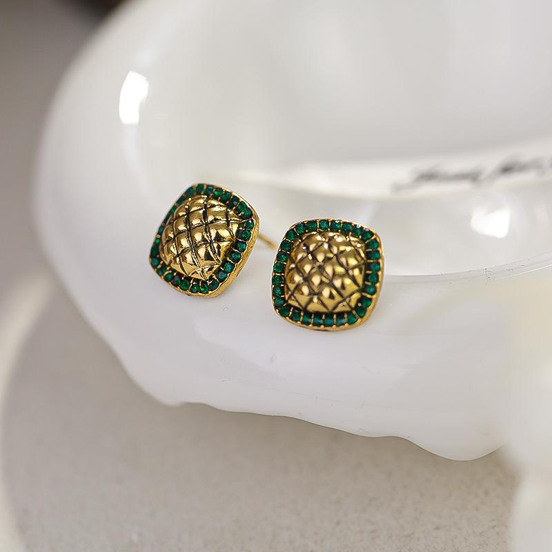 Elegante Klee Argyle Diamant Ohrstecker: Luxuriöses, hochwertiges Silver Needle Design für Damen