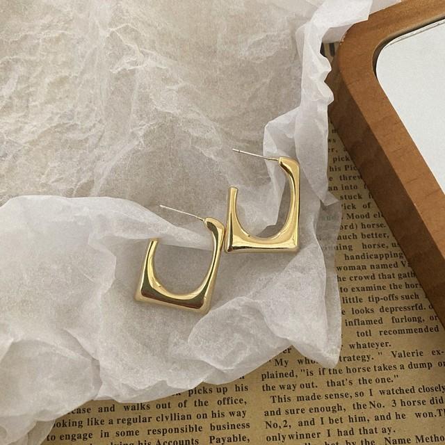 

Европейские и американские квадратные модные простые дизайны меньшинств, чувство индивидуальности, ретро-стиль, универсальные металлические серьги