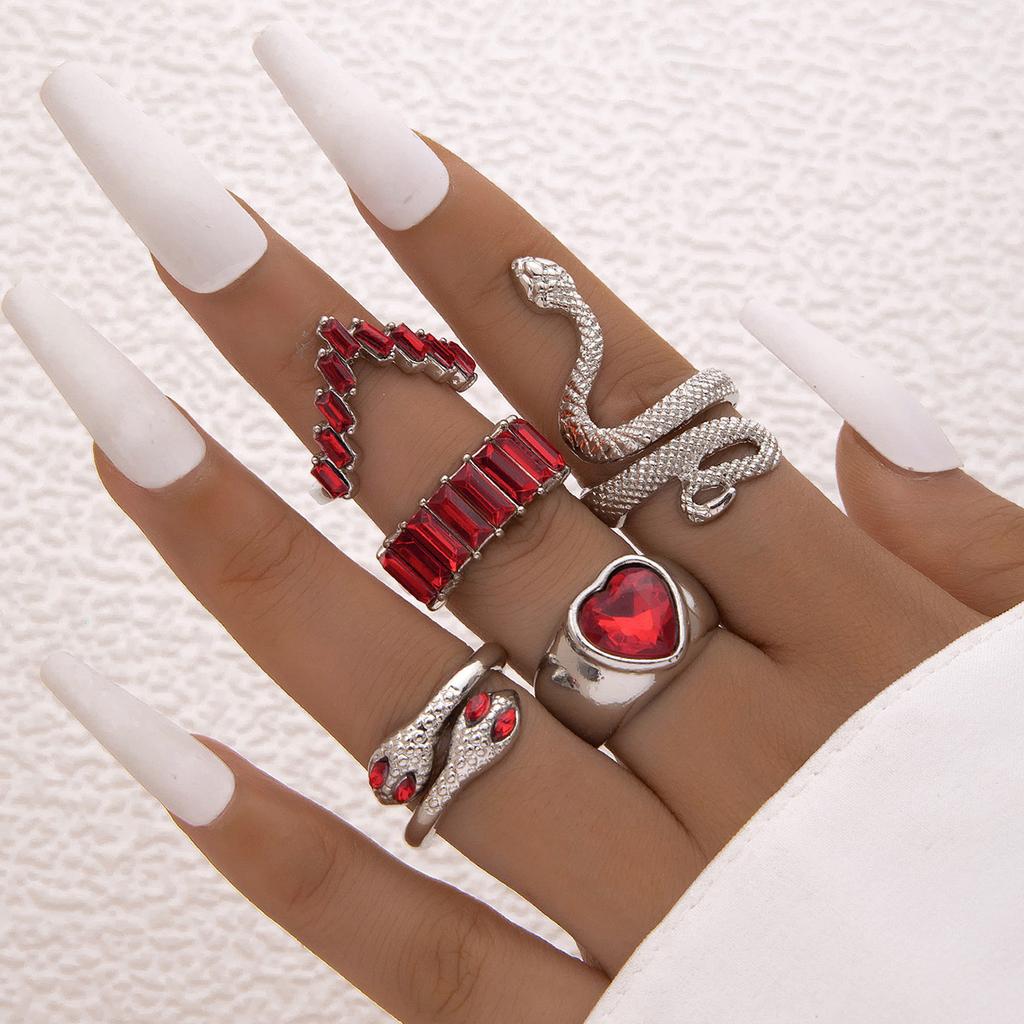 Popular jewelry, ring jewelry, snake-shaped love imitation emerald with diamonds ins wind five-piece ring for women