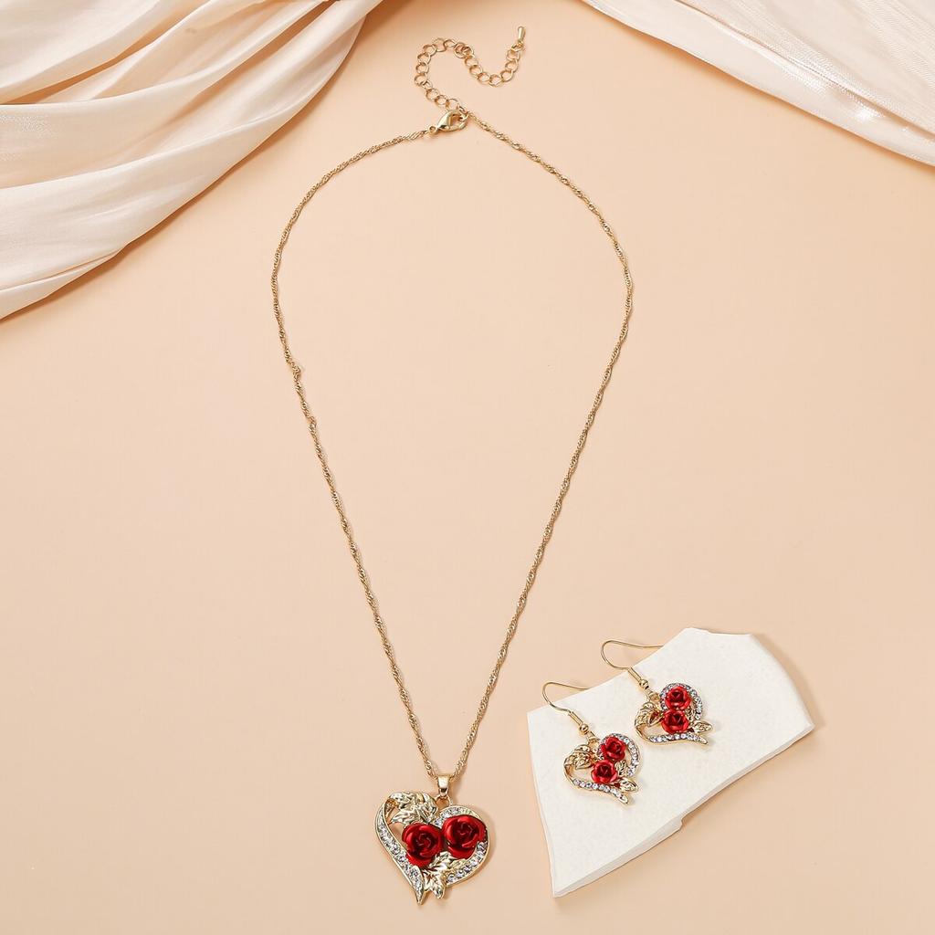 Creative Love Rose Heart Pendant Necklace For Women Exquisite Zircon Forever Necklace Romantic Valentines Day Jewelry