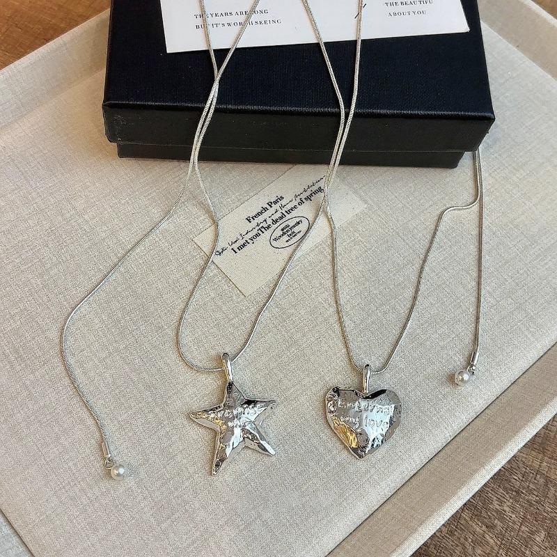 Funny Smooth Surface Metallic Cartoon Horse Flower Pendant Necklaces for Women Long Adjustable Wax Rope Chain Chokers