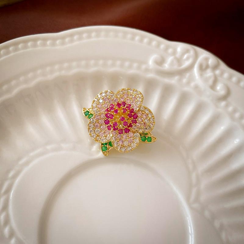 

Вінтажні Жіночі Чоловічі Палацові Розкішні Кришталеві Хрест Метелик Значки Брошки Ретро Бароко Класичні Дамські Банкетні Шпильки для Сукні Ювелірні Вироби