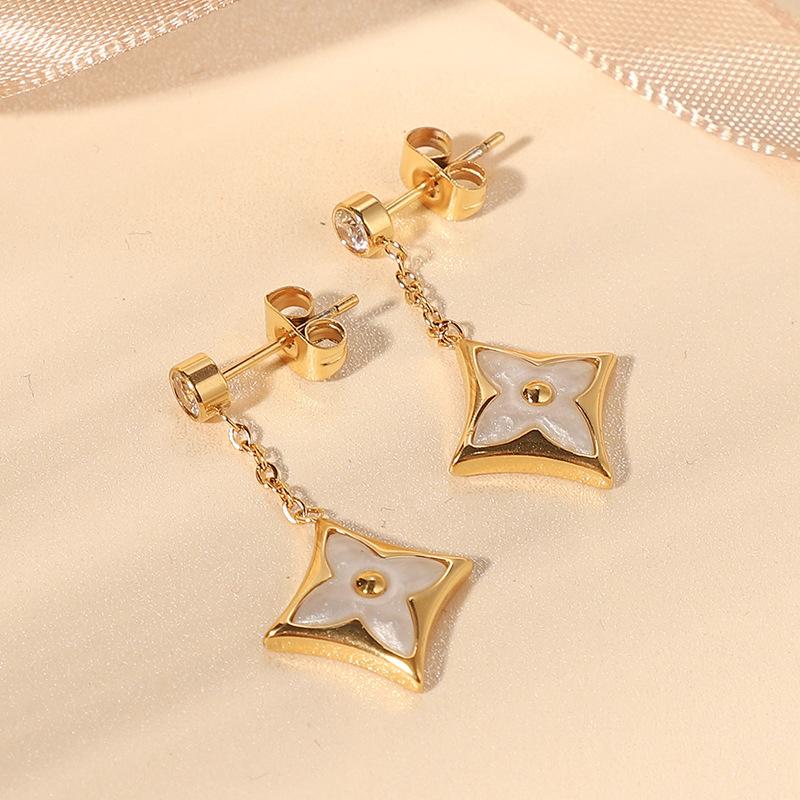 Light Luxury High Quality Natural Mother-Of-Pearl Earrings Four-Leaf Clover Titanium Steel Earrings Ladies High-Grade Earrings