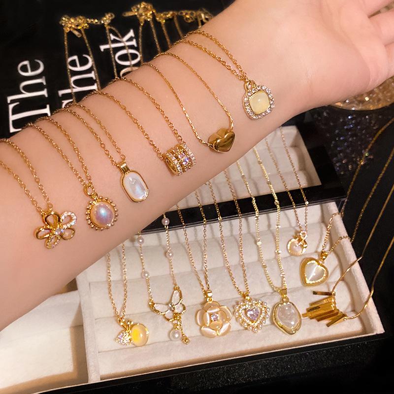 Luxury and Niche Titanium and Steel Necklace for Women, Featuring High-end and Elegant Zirconium Pendant, Collar Chain, New Style