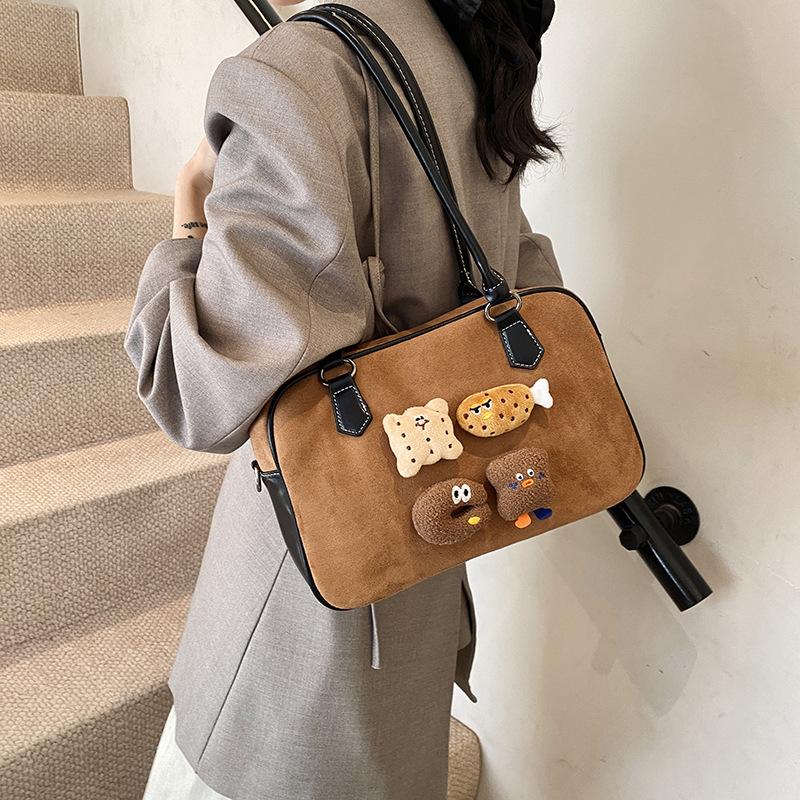 

Портативная сумка для боулинга женская 2025 новая модная ретро универсальная модная матовая сумка-мессенджер маленькая квадратная сумка 28*10*18 коричневый