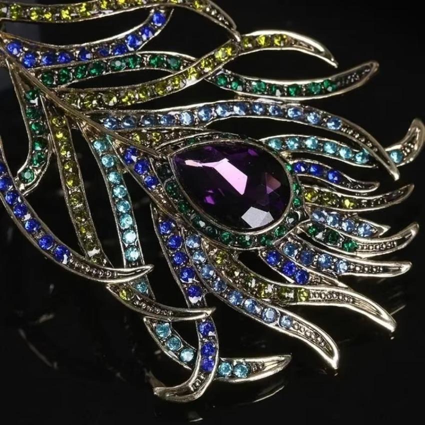 Metal Fashionable Brooch with Diamond Embellishments Retro Feather Shaped Brooch Fashionable QipaoScarf Accessories Jewel Brooch