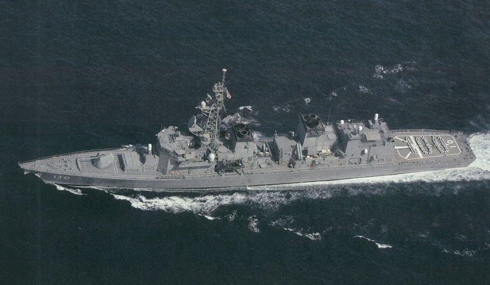 

Aoshima Bunka Kyozaisha Waterline Operation Tomodachi Морской эсминец Takanami 1/700 и самооборона