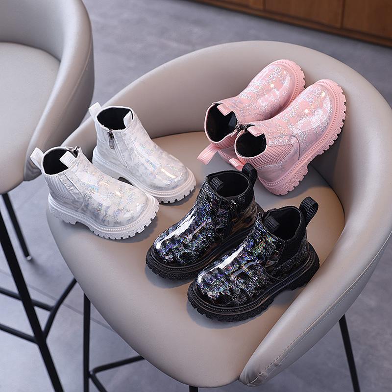 Autumn and Winter Girls' Shoes Children's Short Boots Shiny Leather Fashionable Suitable