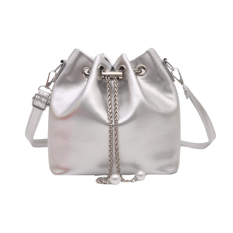 Niche Premium Small Bag Women's New Red Bucket Bag Simple and Fashionable Shoulder Messenger Bag