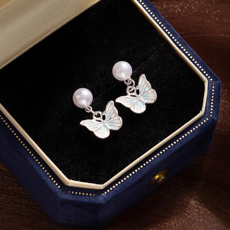 Fresh And Sweet Gradual Change Blue Butterfly Pearl Earrings Mori Cute Simple Stud Earrings Temperament Light Luxury High-End Earrings