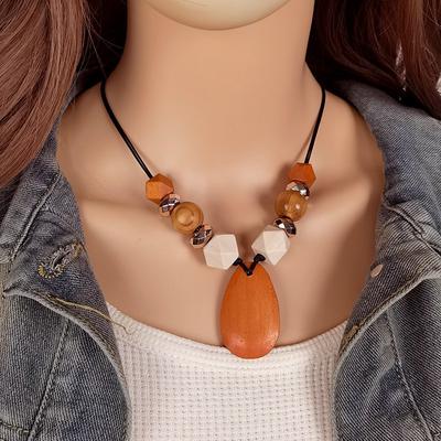 Bohemian Elegant Geometric Resin Pendant Necklace – No Plating, Versatile Chunky Handcrafted Jewelry for Daily and Gift-Giving Occasions