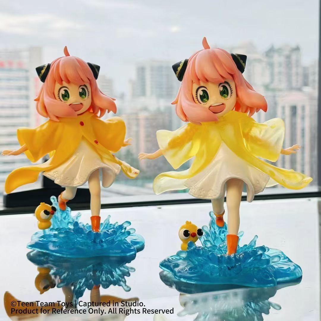 Fashnics Spy×Family Anya Forger With Raincoat Running Anime Action Figure Toys 17Cm