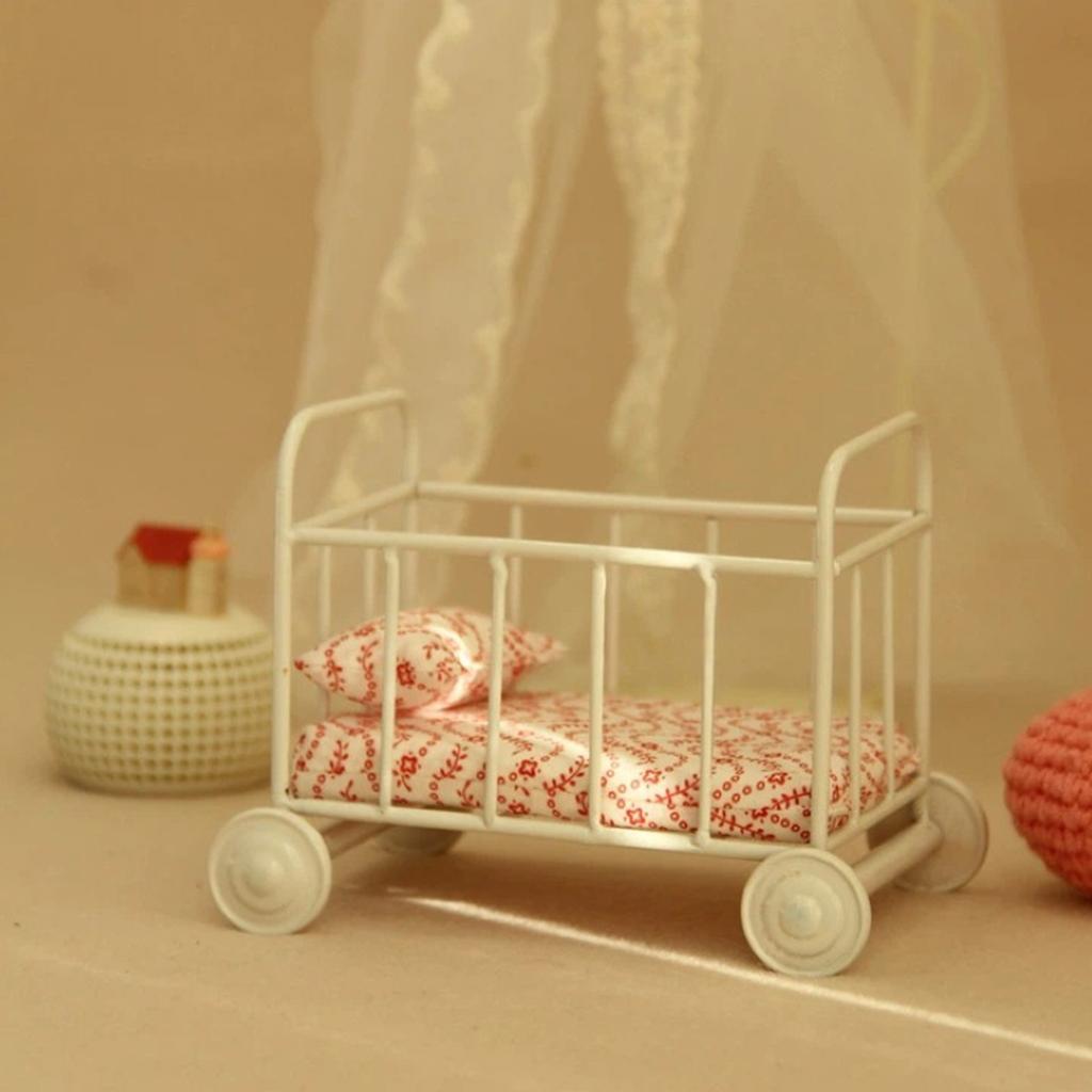Educational Dollhouses Miniatures Bassinet Crib Toy Pretend Play Realistic Model Bassinet Crib Model Mini Size