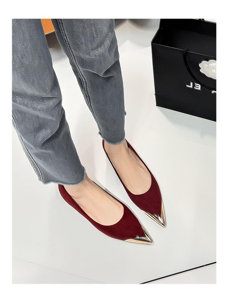 Mode-slip-on-skor för kvinnor, europeisk-amerikansk stil, med spetsig tå, lågt skaft och dold klack