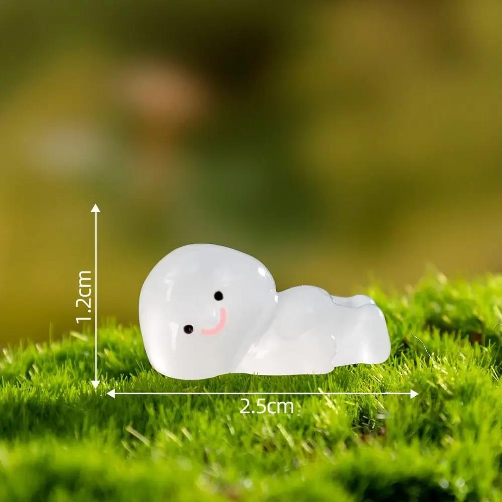 Cartoon Luminous Small People Figurines Resin Crafts Glow in Dark People Figurines Miniatures DIY Cute Little Man Statue