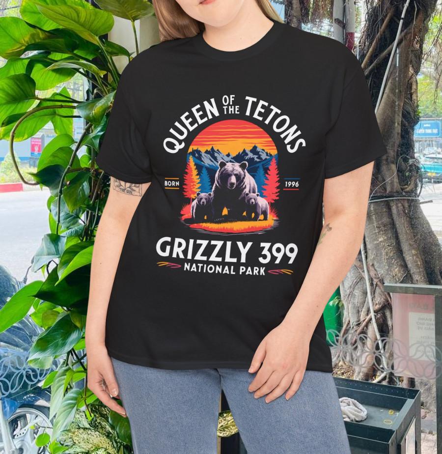 

Queen Of The Tetons Grizzly 399 National Park T-Shirt S