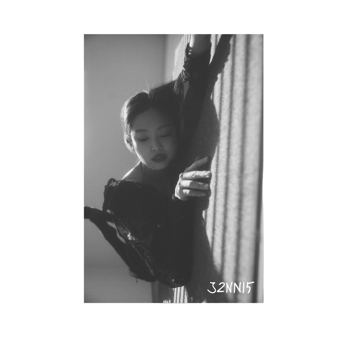 Jennie J2NNI5 Postcard 1 ONE SIZE