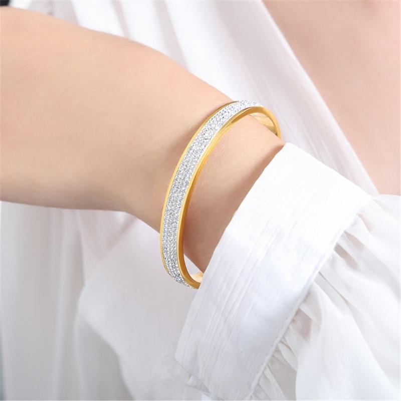 Royal Style Steel Bracelet Featuring Geometric Circle And Sparkling Mud Diamonds Spring Clasp Bangle