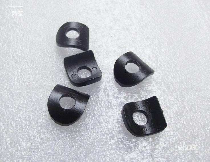

Bicycle Seatpost Clamp Shim with Quick Release Rubber Pad Black (Hard Plastic) 1 Pack (For M5/M6 Screws)