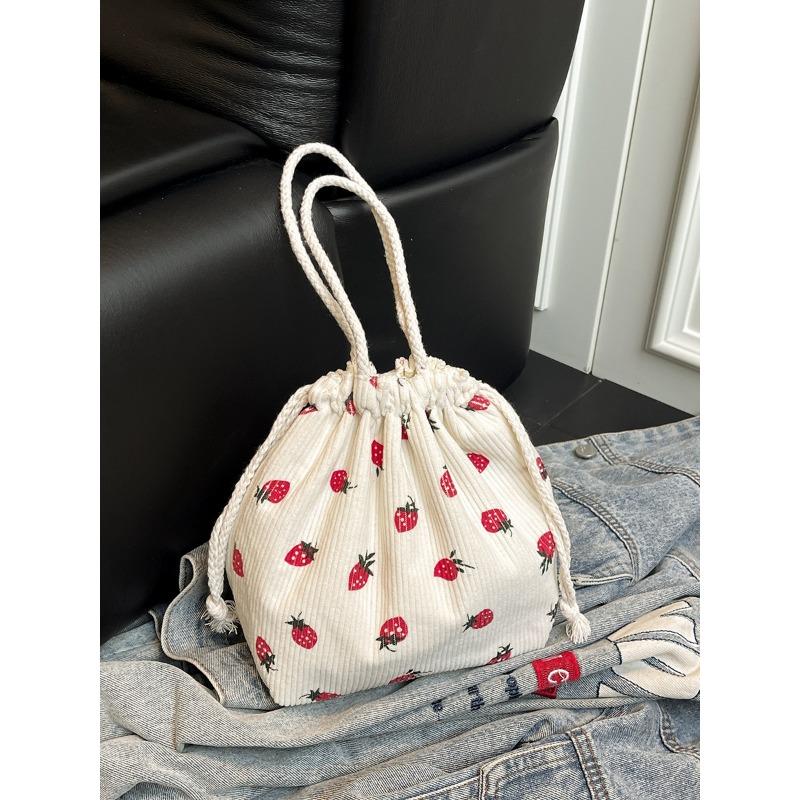 

New sweet and cute drawstring bag high value girl heart portable bundle bag cherry strawberry printed bag